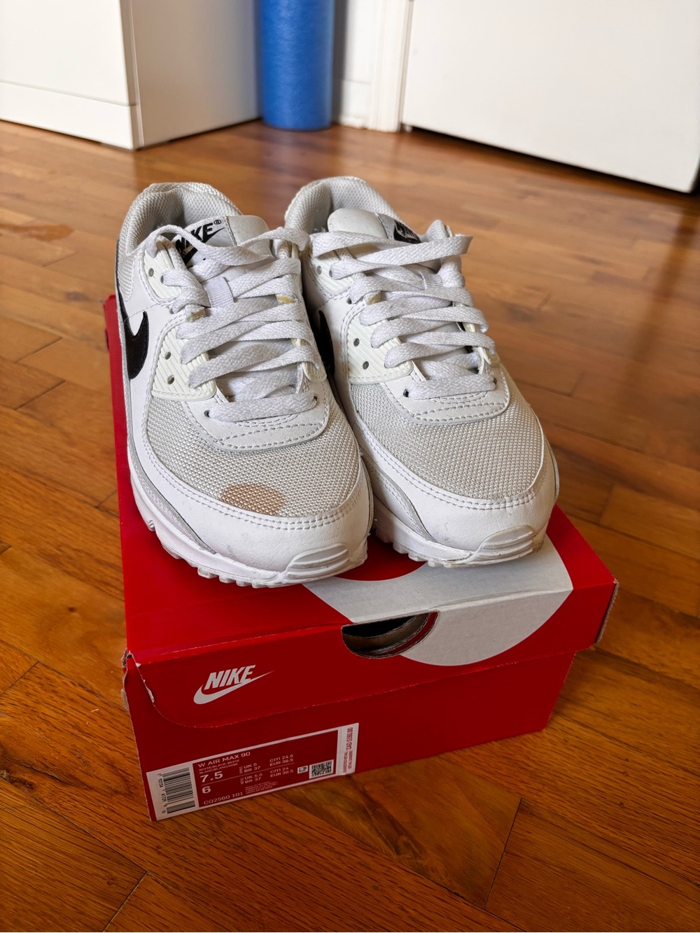 Nike Air Max 90 in Black-white